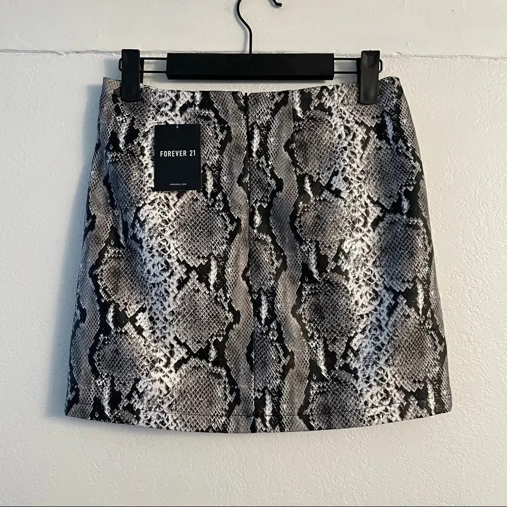F21 nwt faux snake skin print mini skirt - Picture 6 of 15